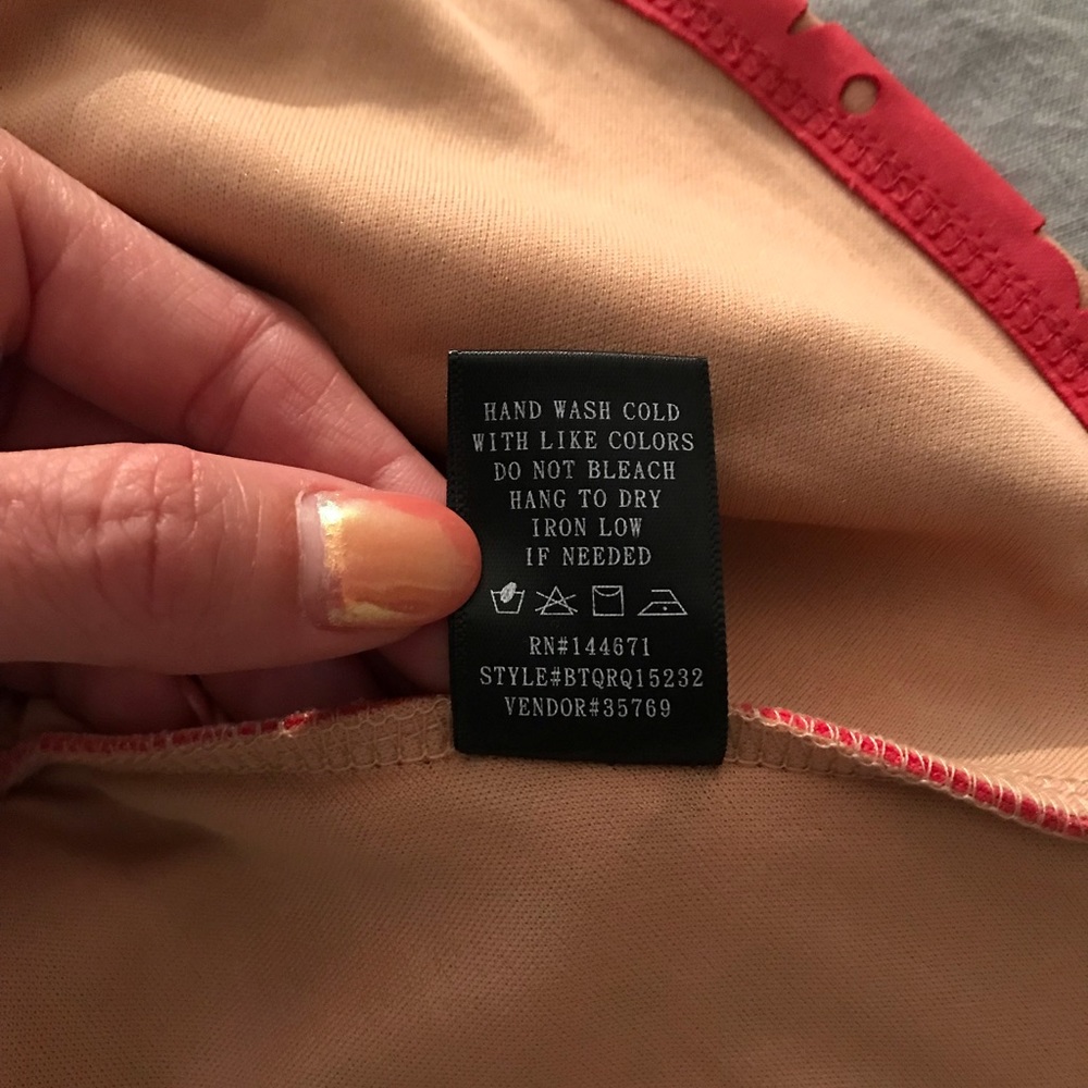 BKE Boutique Laser Cut Top - Picture 6 of 6